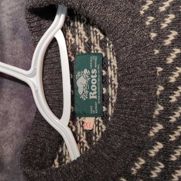 Retro Roots Wool Sweater - Picture 2 of 6